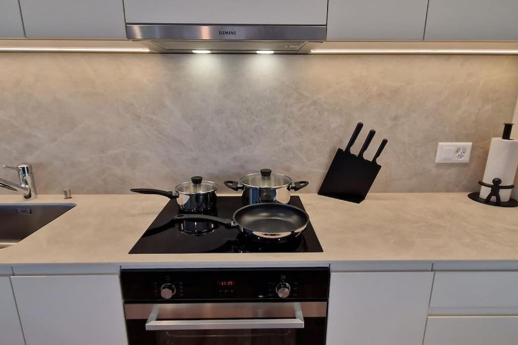 Visionary Hospitality Rothenburg, Lucerne - Premium Apartments With Free Parking, Washer, Kitchen, Terrace, 15' City 외부 사진