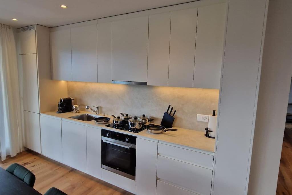 Visionary Hospitality Rothenburg, Lucerne - Premium Apartments With Free Parking, Washer, Kitchen, Terrace, 15' City 외부 사진